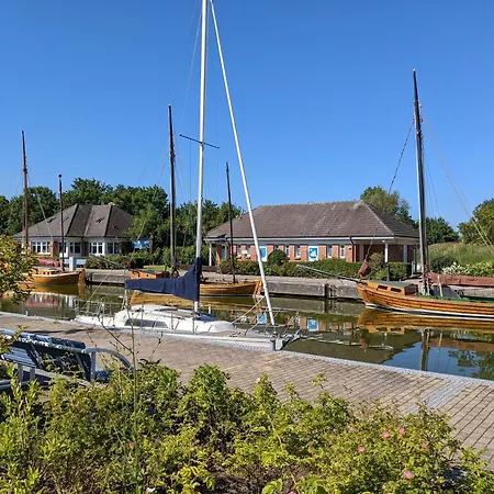 De Fischer Un Sien Fru Eg Lejlighed Wustrow (Fischland)